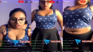Desi Pen Live Chat Seithu Boobs Thadavi