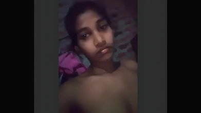 Young village girl masturbating – full HD clip